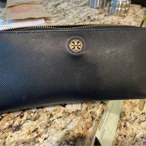 Tory Burch wallet - wear & tear but fair condition